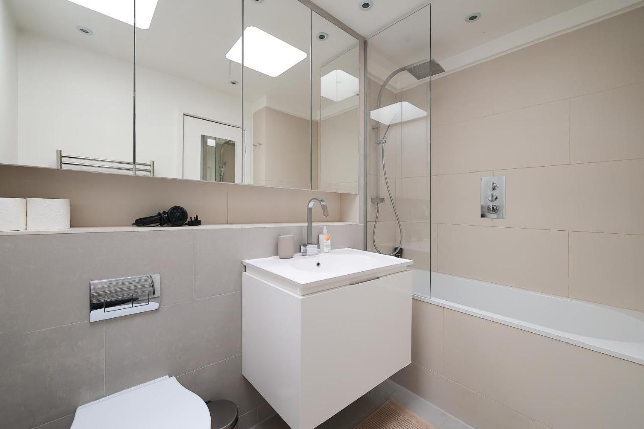 2 Bedroom Chic Apartment With Private Balcony In Notting Hill 伦敦 外观 照片